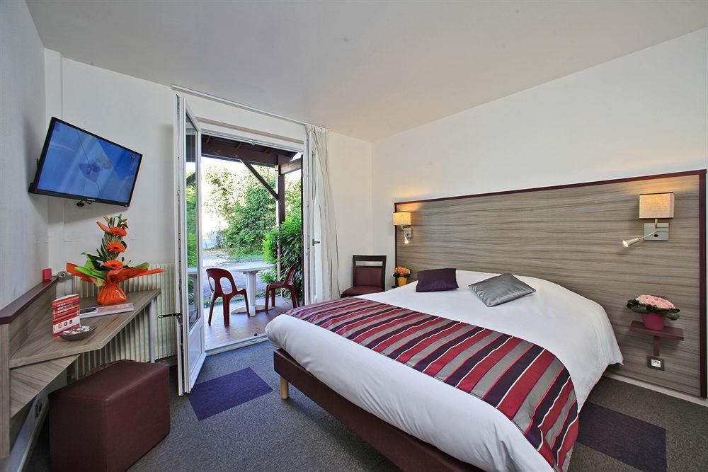 Contact Hotel O'Nice Saintes Zewnętrze zdjęcie