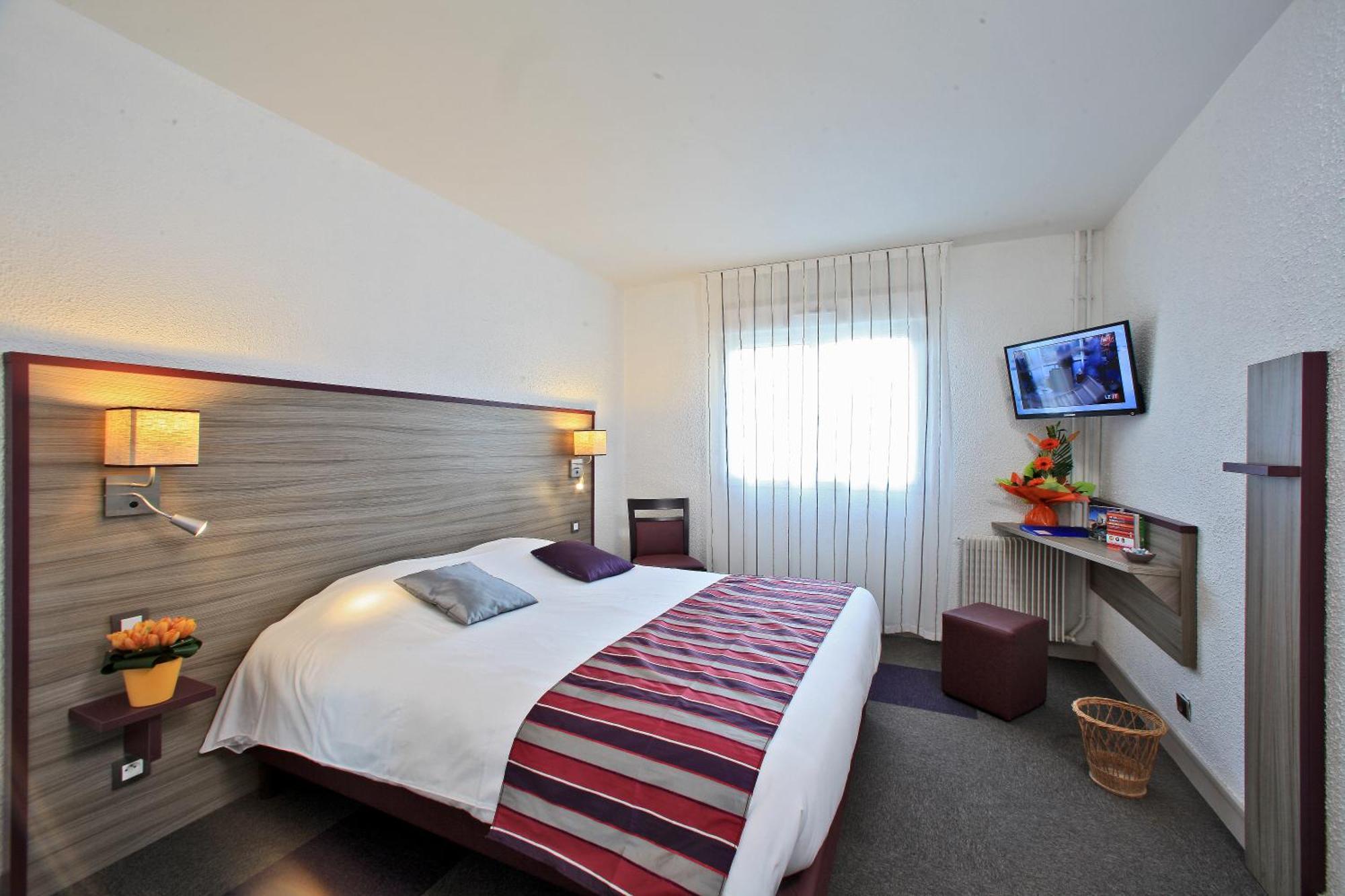 Contact Hotel O'Nice Saintes Zewnętrze zdjęcie